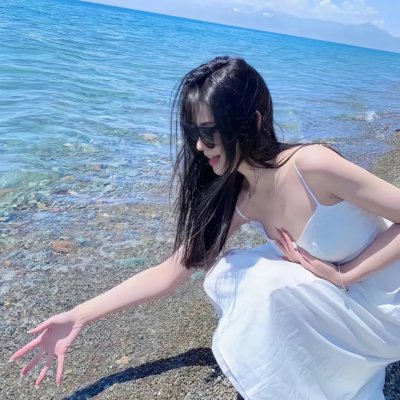 俏如彩蝶飞飞飞
